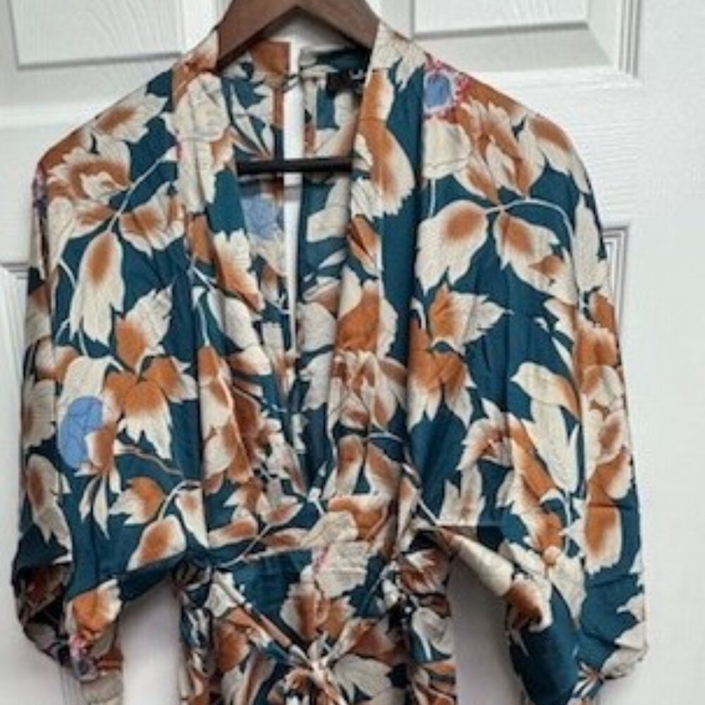 Lulu's Teal Floral Print Wide-Leg Jumpsuit. Kimono style sleeves. Size Medium